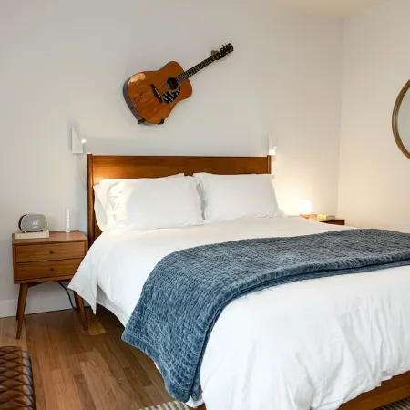 1+1 mid-century meets boho next to Studios