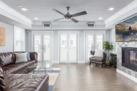 Ocean view townhouse with private rooftop deck!