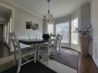 Remodeled ranch style home with Firepit conveniently located Hotels in Wake County
