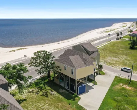 Luxury Beach Front Home!!! 長灘酒店