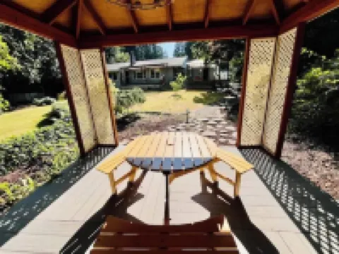 Cozy 1BR w/ Garden Oasis and Free Parking