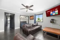 Magnolia Apt- Great Amenities & Price. High Quality Beds and Pillows