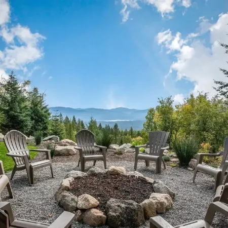 Gorgeous mountain getaway - VIEWS - HotTub - Private - Wildlife - Close to town