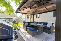 Romeo’s Roscoe Retreat- Close to Lambeau and Titletown District! 그린베이 호텔