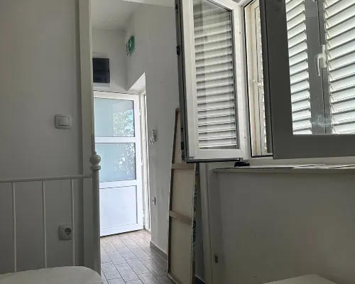 Perfect apartment in nature park Hotels in Opcina Karlobag