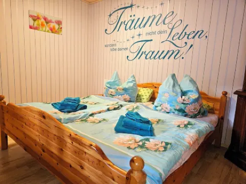 Landhauswohnung am Thüringer Meer Отели в г. Заале-Орла