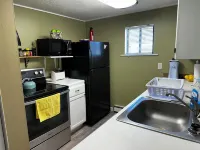 Charming cottage minutes away from Downtown