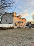 Charming 1-bedroom house with WiFi, AC in delightful Uniondale Hotels near David S. Mack Sports and Exhibition Complex - Hofstra University