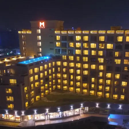 Jeju Hotel the M Отели рядом с достопримечательностью «Парк Саммэбон»