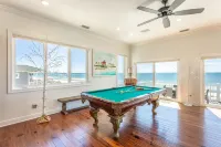 Beachfront, Pool, Spa, Pet Friendly, Elevator, Decks, fire pit, Games!