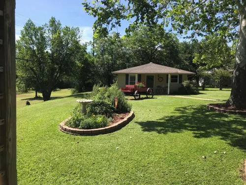 Adorable Guest Cottage