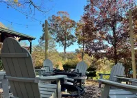 Amazing 4Br Cabin -HT, Fire Pit & Game Room-10 Mins from PF - 부티크
