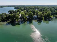 Live & Love Life on the Lake at Sunset Peak!