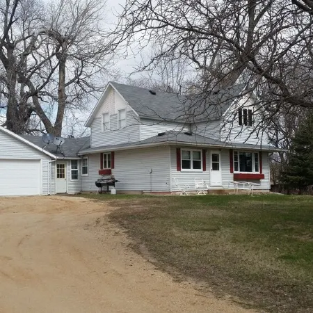 Year-round rental house across from the entrance to Big Stone Lake State Park