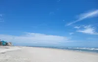 Beach Breezes • Sunset Sound Views • Walk to Beach • Bikes & Gear
