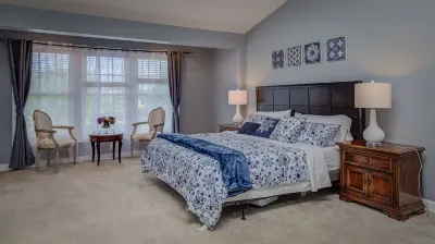 Great Location End unite luxury  3 level townhouse. 2 car Garage, Hotels near Occoquan River