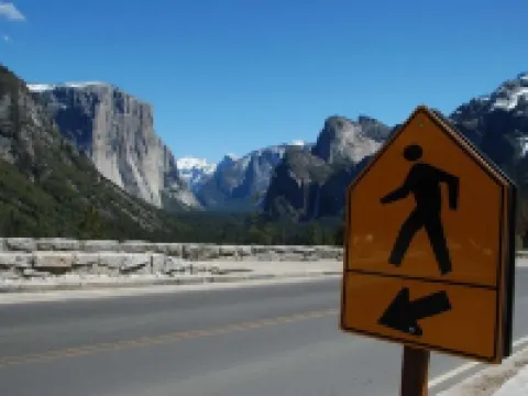 Custom Cottage, Fireplace, Views, A/C, Private Deck, Central to Yosemite Park