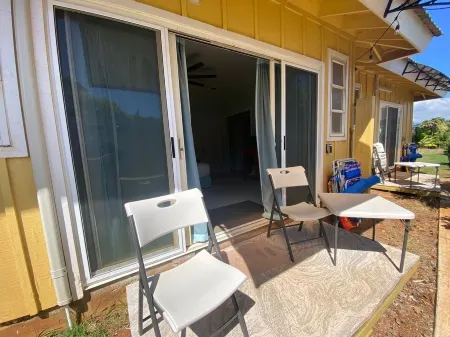 Air conditioned, Resort Location. Short Walks To Beaches & Restaurants