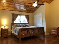 Hot tub, Campfire ring and great location! Hotels near Harpers Ferry National Historical Park