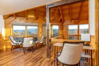 Spectacular views-5- cars easily. pool table and brand new hot tub.