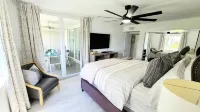 POSHPADZ-Bella Lago-Ground Floor, Walk to Jupiter Beach, Patio with Lake Views