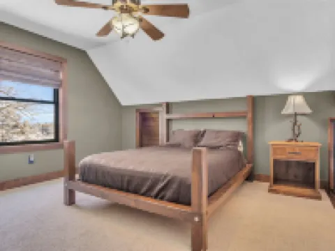 Rustic Cottage Retreat Hotels in Collins