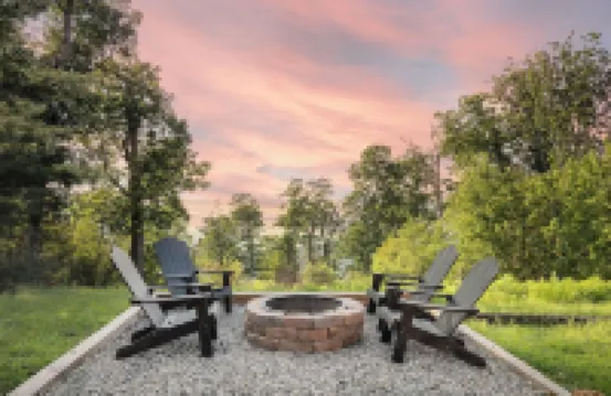 Updated Brow View Cabin with Hot Tub/Fire Pit/Arcade in Mentone