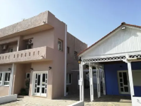 Evina Rooms & Suites