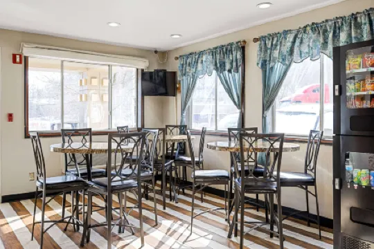 Super 8 by Wyndham Pittsburgh/Monroeville