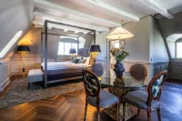 Hotel Royal Hotel berhampiran Enrico Mylius Dalgas