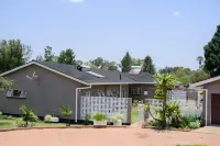 Las Palmas Guest House - Kitchens