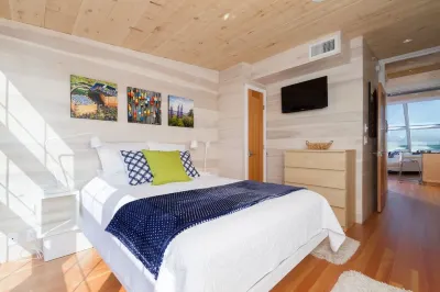 Old Port Penthouse Suite - Amazing Harbor Views