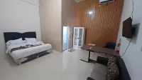 KUSUMA HOTEL AND CONVENTION HALL Hotels in Kertosono