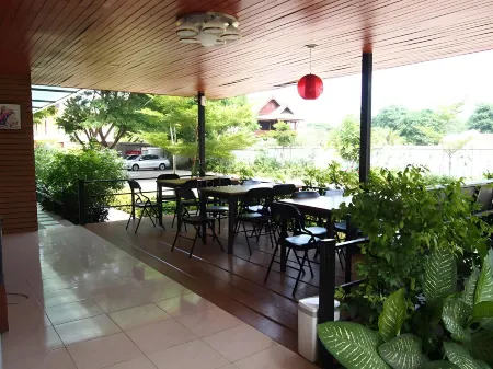 Baansakulpetch Hotel