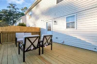 Stylish Mid-century Modern 3-bedroom 2.5 bath townhome in awesome Tallahassee