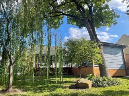 Cozy Inner-Loop Guest House. A City Retreat! Отели рядом с достопримечательностью «Хьюстонский университет»