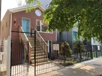 Spacious Downtown Chicago Condo with Spa Bath, King Bed, Patio, 3 Blocks to L