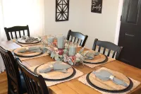 Holland Hideaway, Newly remodeled, less than 5 miles from The Ark Encounter