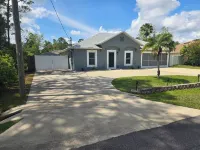 Relaxing Pool Home with spacious parking, close to Flagler Beach & Daytona