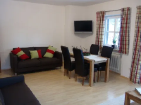 Newly furnished fully equipped apartment โรงแรมในGrainau