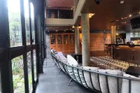 THE 1O1 Bali Fontana Seminyak - bar