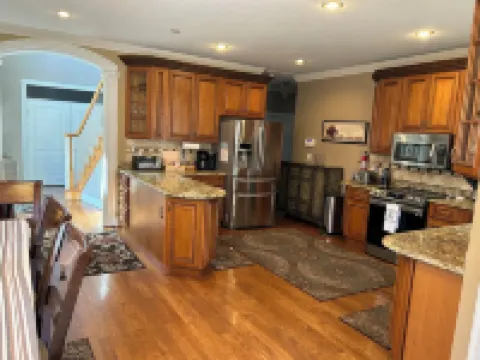 Beautiful Home in Happy Valley 2.2 Miles from Beaver Stadium