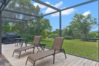 Candida's Retreat, 3-bedroom home with WiFi, AC, Heated Pool, on the 7th tee.