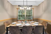 5 Min to Summersville Lake I Hot Tub I Game Room I Grill I Fire Pit Hotels in Summersville