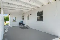 Nestled in North Port.  Updated 2 Bed / 1 Bath. Hotels in North Port