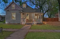 Charming 3 BR cottage in Humboldt - blocks from DT