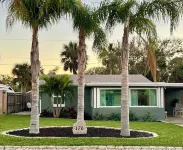 Charming 2-bedroom bungalow with AC, WiFi in peaceful Ormond By The Sea