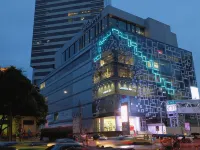 Silom Space Hostel Các khách sạn gần Ga MRT Silom