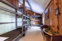 Clair Tappaan Lodge Hotel in zona California Historical Landmark 780-6: Transcontinental Railroad in Truckee