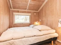 Graceful Holiday Home in Humble Near Sea